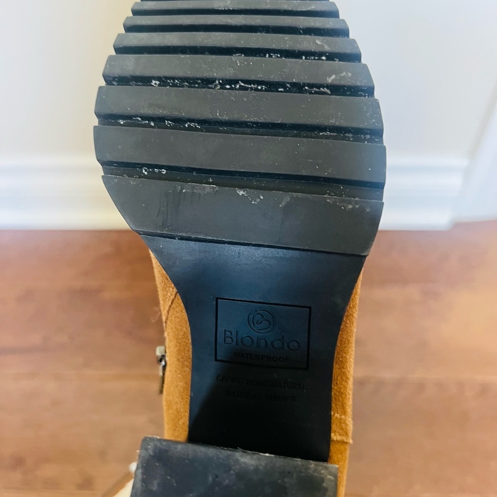 Blonde 7.5 Women's Tan Suede Ankle Boots with Cream Fur Lining like new! - Picture 7 of 11